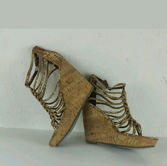 NWOT 6 in Platform Wedge Heel Sandals - Picture 7 of 8